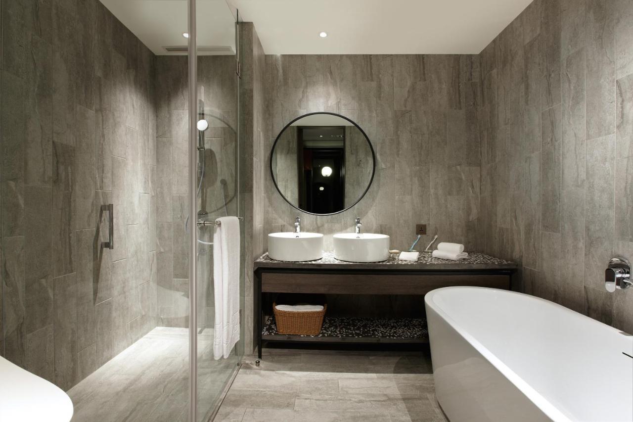 Cozzi Blu Hotel Zhongli Luaran gambar Bathroom