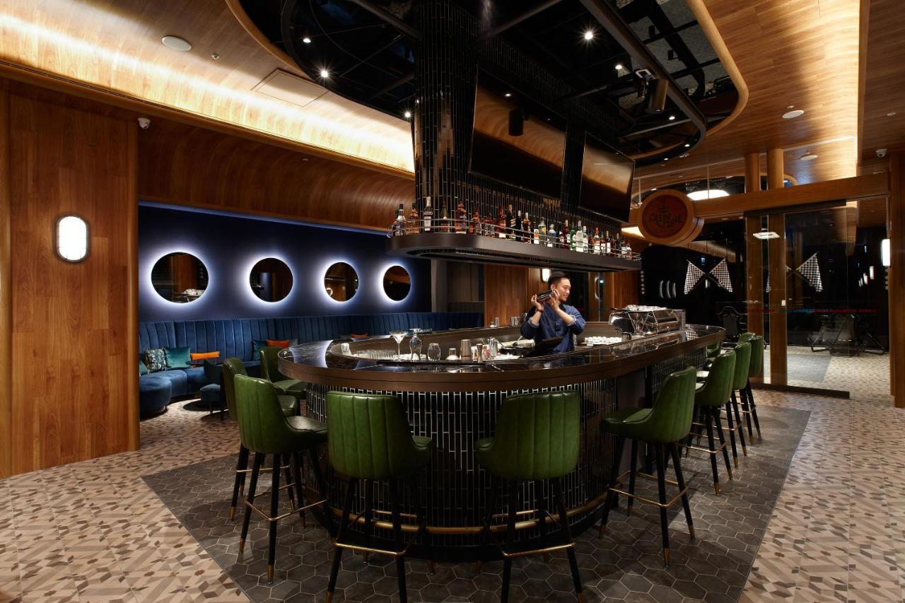 Cozzi Blu Hotel Zhongli Luaran gambar The bar at the restaurant